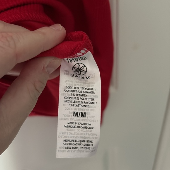 GAIAM 1/2 Zip Top - Picture 2 of 2